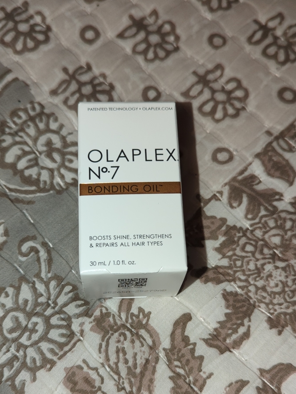 OLAPLEX No.7 Bonding Oil - White with Gold Band